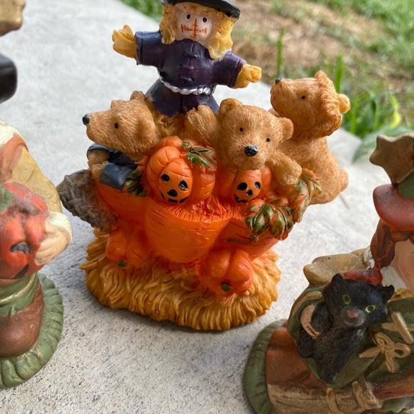 Vintage Halloween Home Decor Salt & Pepper shaker And Teddy Bear Witch Decor - Picture 8 of 8